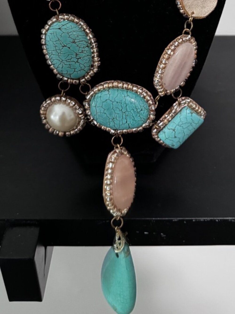 ✔️Turquoise & Blush Bold Statement Necklace – Gold Tone, Chic, Boho - Picture 3 of 4